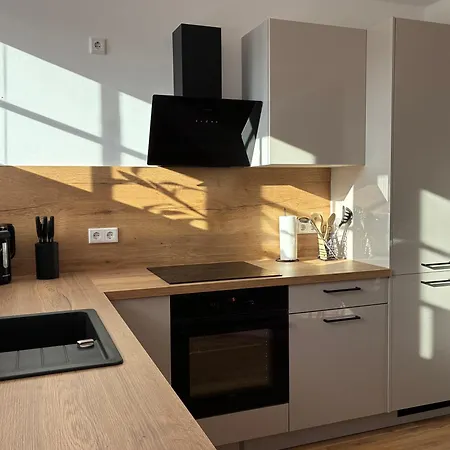 Aner 9 Elegantes Fuer Bis Zu 8 Personen Mit Infrarotsauna Und Grosszuegiger, Offener Loggia * Drezno