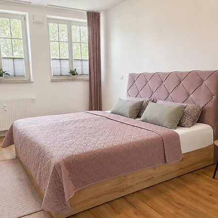 Aner 9 Elegantes Fuer Bis Zu 8 Personen Mit Infrarotsauna Und Grosszuegiger, Offener Loggia Apartament Drezno