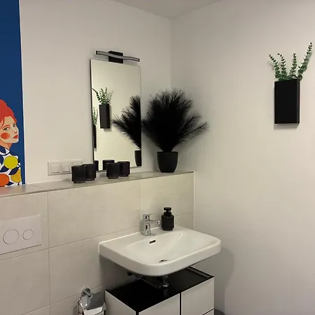 Aner 9 Elegantes Fuer Bis Zu 8 Personen Mit Infrarotsauna Und Grosszuegiger, Offener Loggia Apartament Drezno