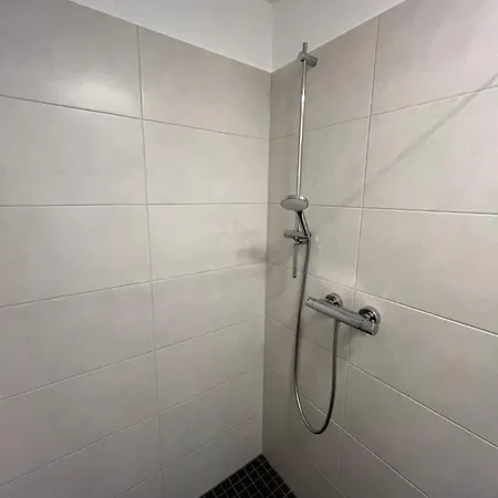 Aner 9 Elegantes Fuer Bis Zu 8 Personen Mit Infrarotsauna Und Grosszuegiger, Offener Loggia Apartament Drezno